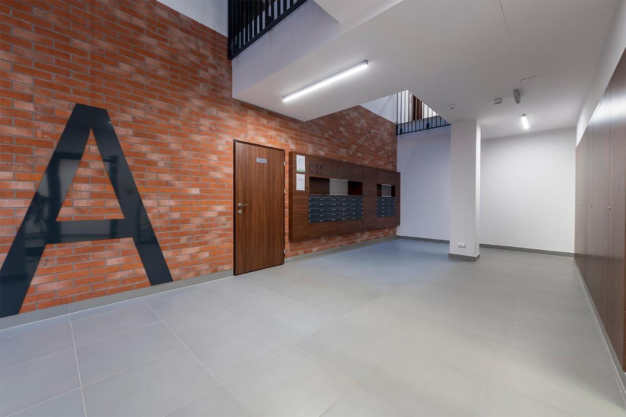 Gate Of City Centre Apartment By Pinpoint Łódź Kültér fotó